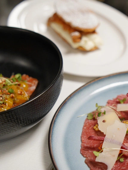 Préparation de viande au restaurant Carnivore à Vitré